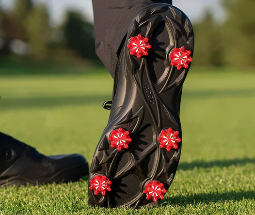 Bien choisir mes accessoires de chaussures de golf